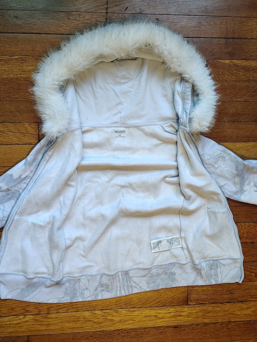 HOLLISTER Women's Feel Good Camo Hoodie Faux Fur Hooded Sweatshirt Jacket XS - Picture 6 of 11
